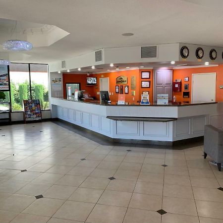 Howard Johnson By Wyndham Reseda Hotel & Suites Los Angeles Dış mekan fotoğraf