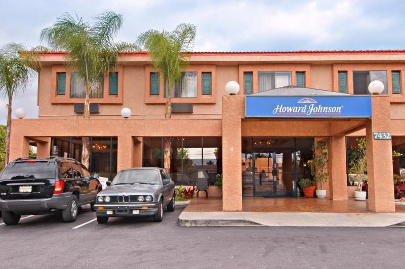 Howard Johnson By Wyndham Reseda Hotel & Suites Los Angeles Dış mekan fotoğraf