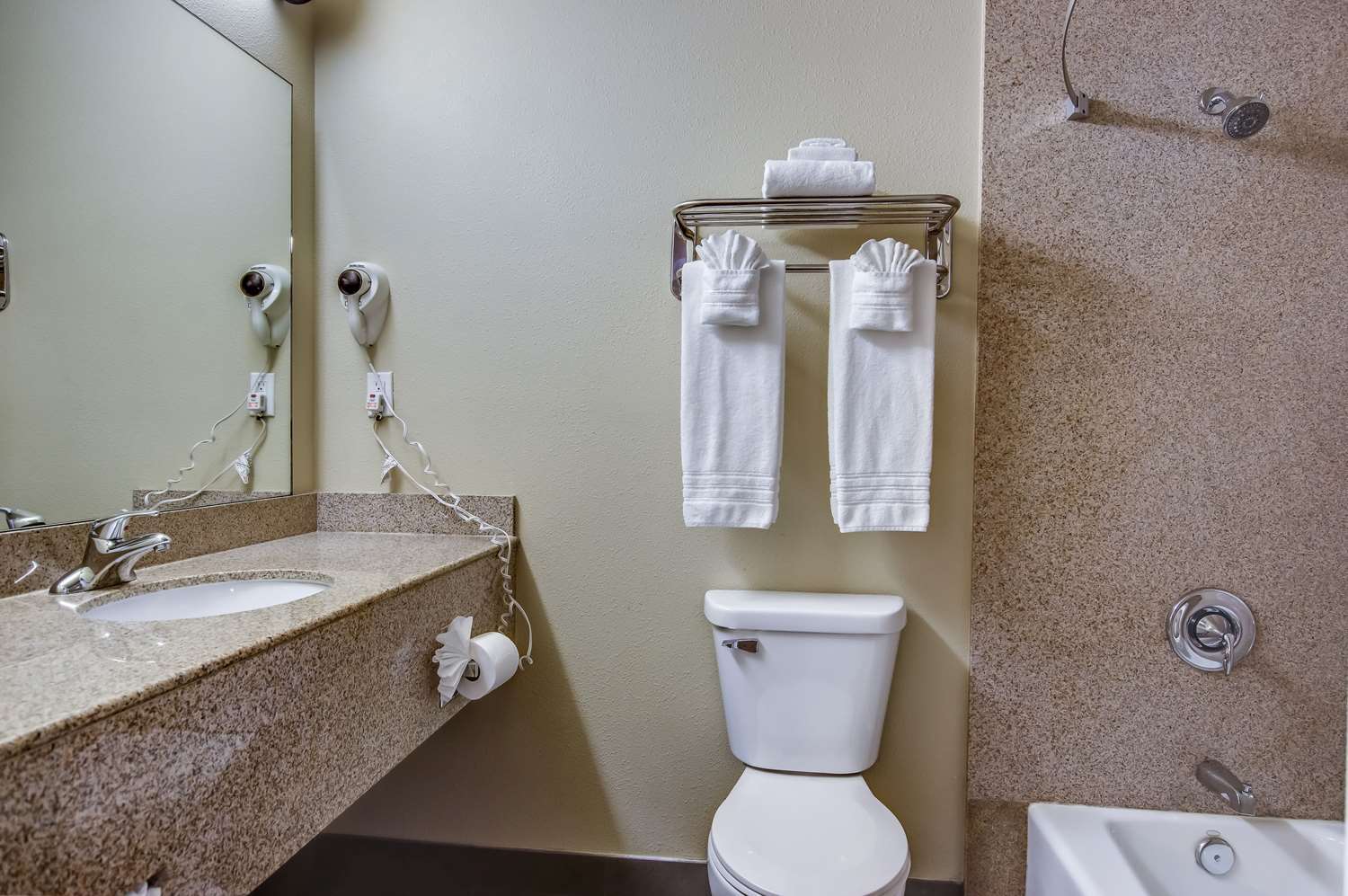 Howard Johnson By Wyndham Reseda Hotel & Suites Los Angeles Dış mekan fotoğraf