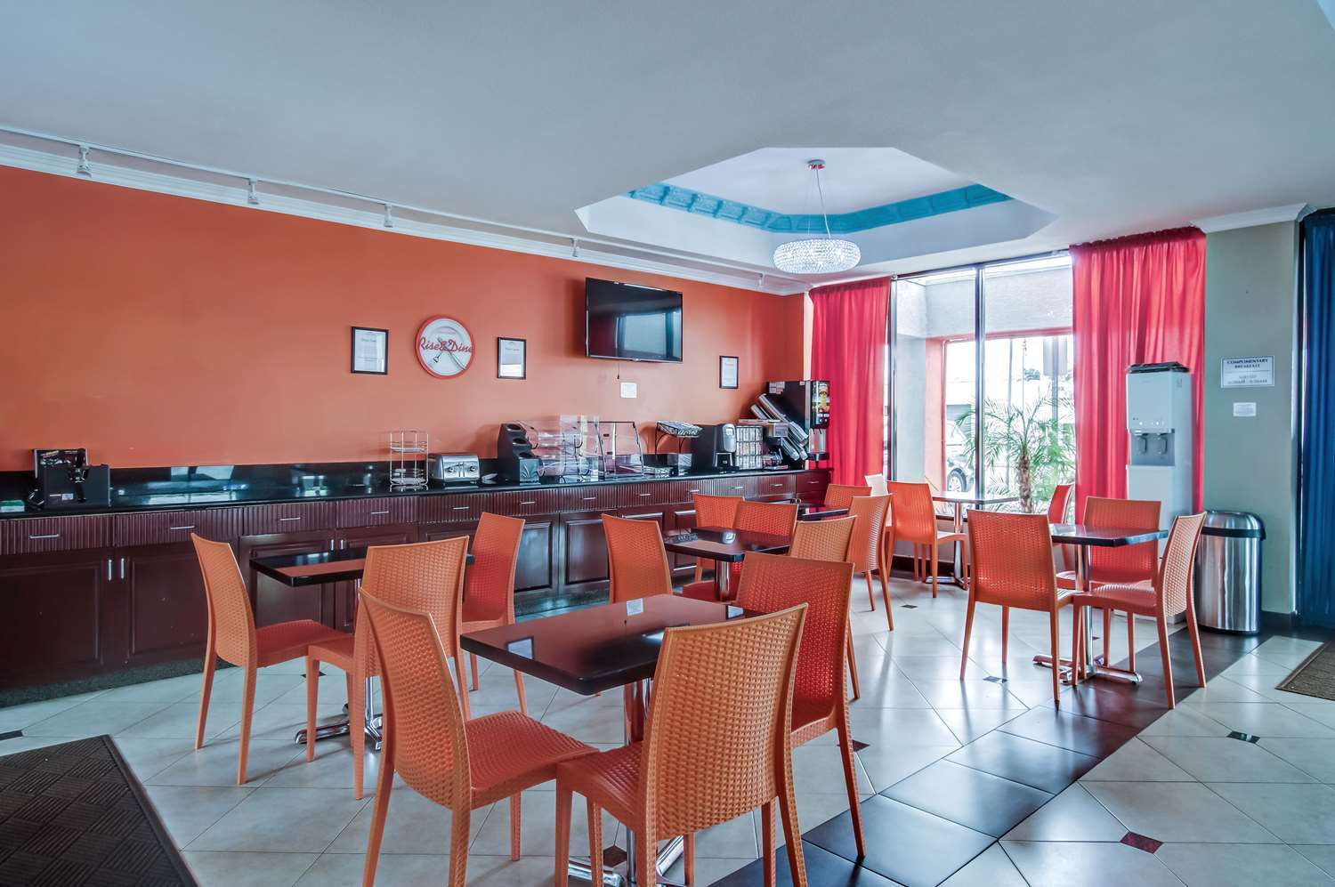 Howard Johnson By Wyndham Reseda Hotel & Suites Los Angeles Dış mekan fotoğraf