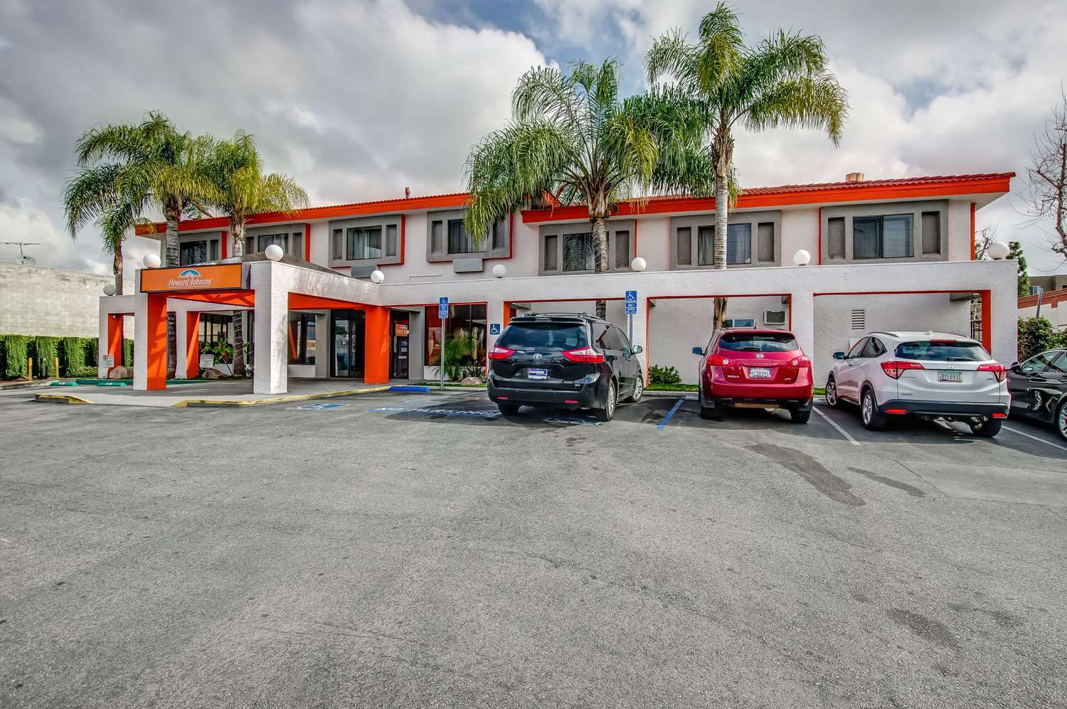 Howard Johnson By Wyndham Reseda Hotel & Suites Los Angeles Dış mekan fotoğraf